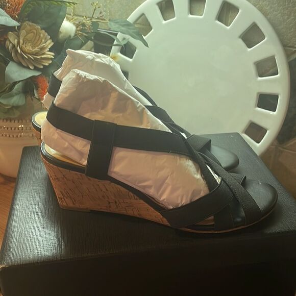 Talbots Black Royce Elastic Heels - 8.5 - Excellent Condition - Picture 5 of 9